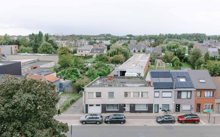 Ruime woning met achterliggend magazijn centrum Sint-Niklaas