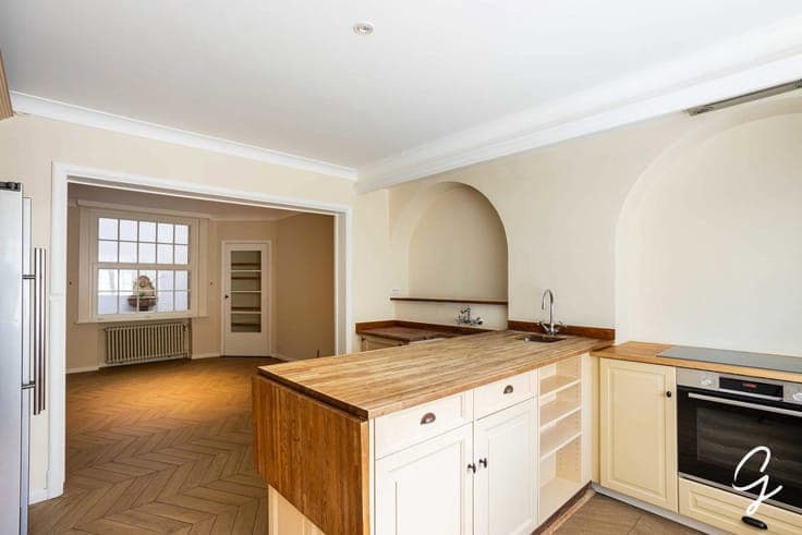 Character townhouse with 5 bedrooms near Muinkpark