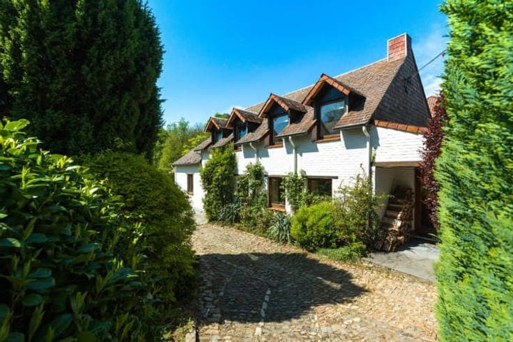 Charm, peace and views over the woods