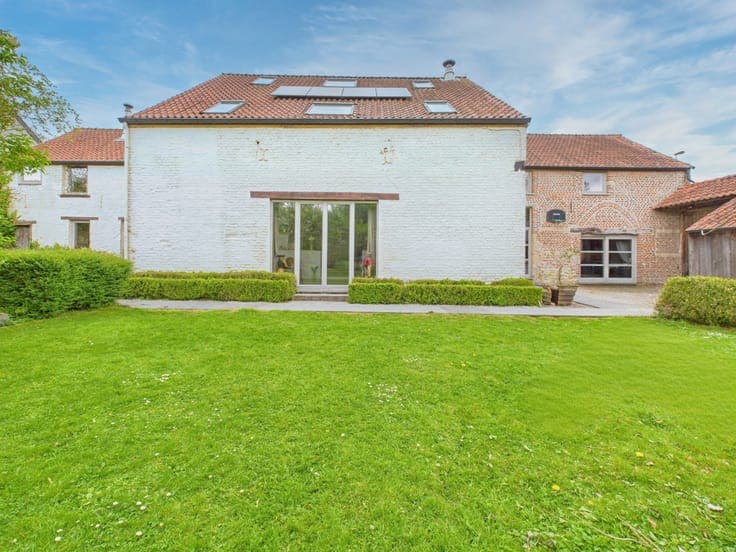 Prestigious property with rare charm in exceptional setting