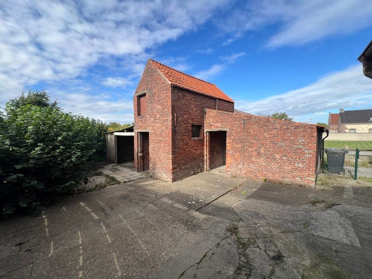 A beautifully and quiet situated semi-detached home