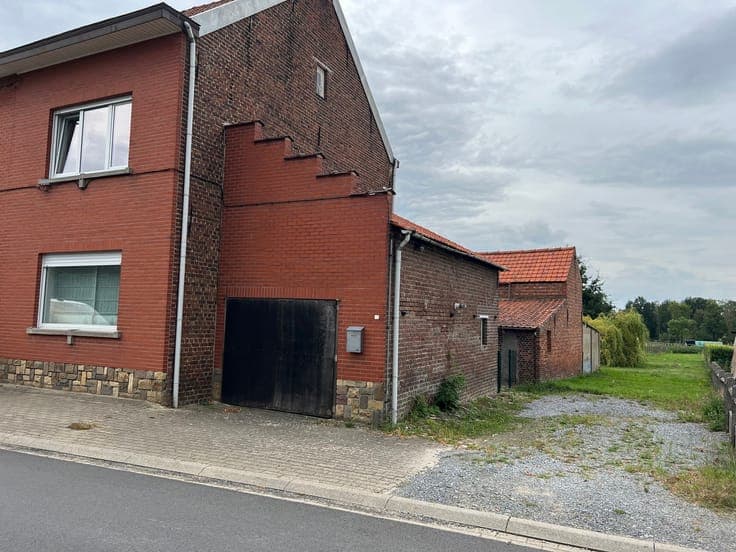 A beautifully and quiet situated semi-detached home