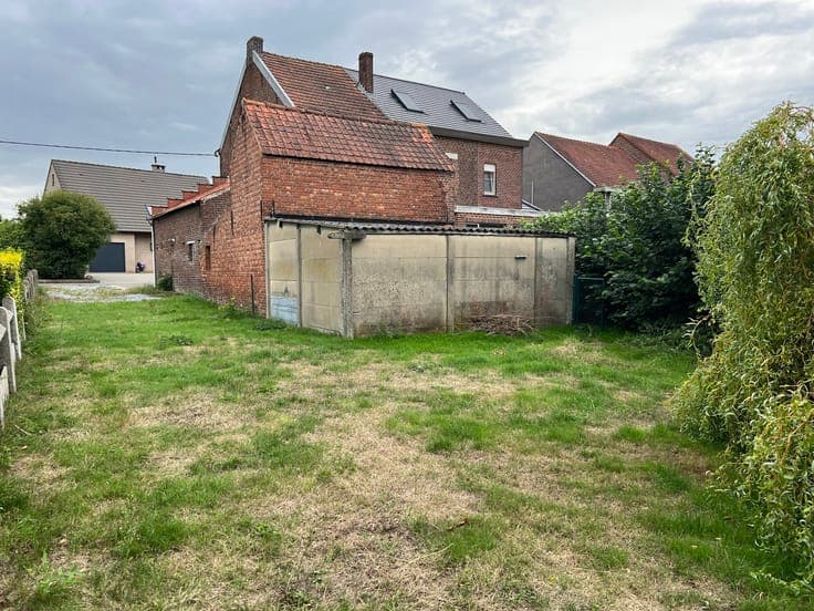 A beautifully and quiet situated semi-detached home
