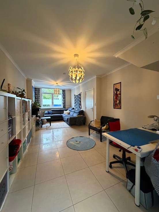 3 bedroom home with garden and garage