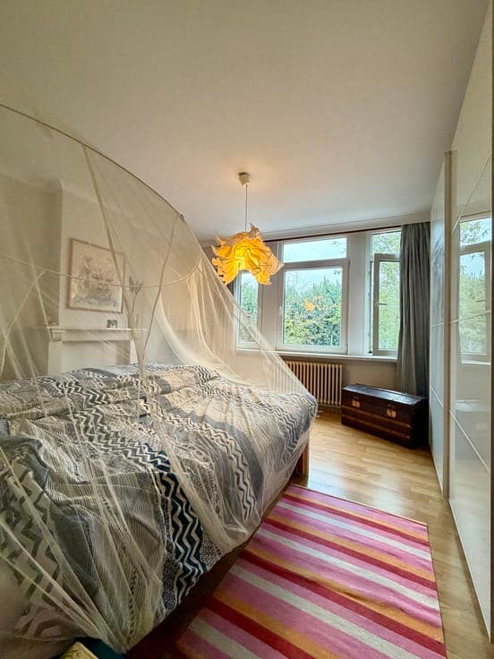 3 bedroom home with garden and garage