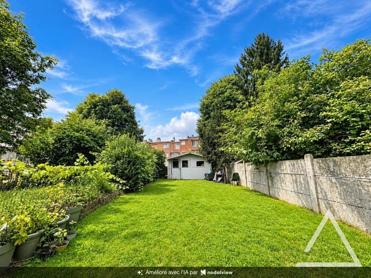 Bel-Etage House with Large Garden, Garage and Terraces