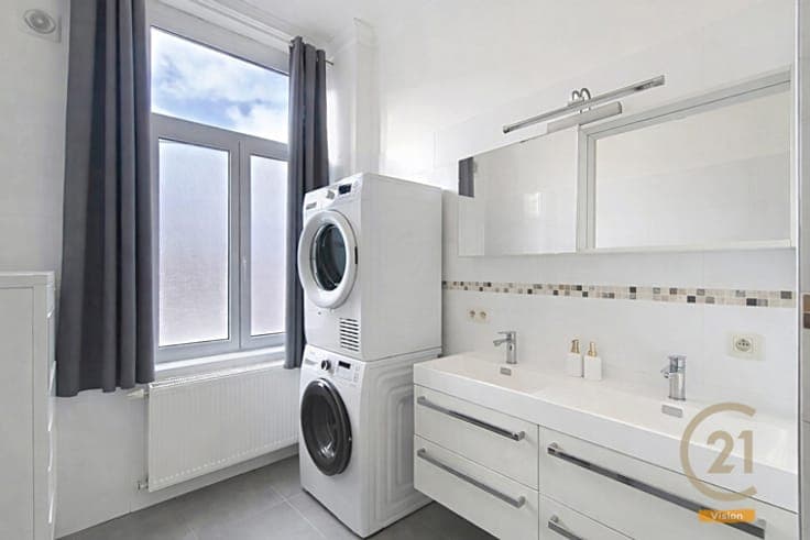 INCOME PROPERTY IN EXCELLENT CONDITION