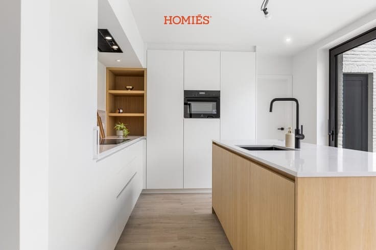Volledig gerenoveerde woning met 4 slaapkamers