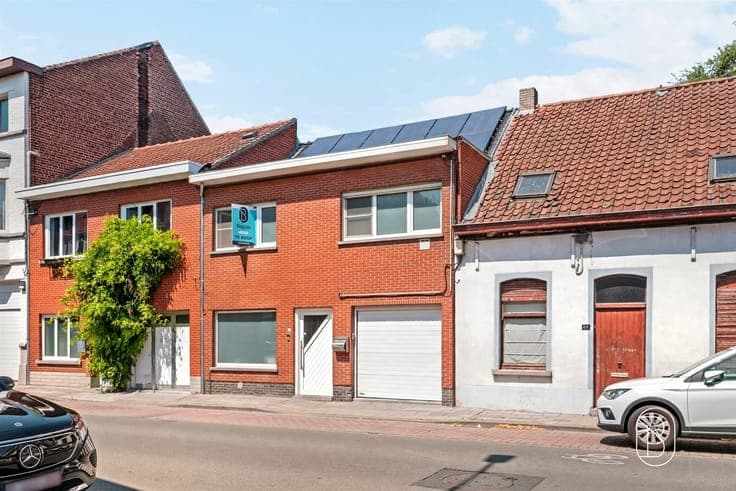 Spacious, move-in-ready family home with 4 bedrooms, a garag