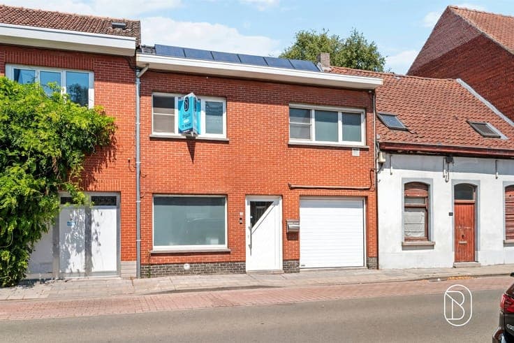 Spacious, move-in-ready family home with 4 bedrooms, a garag