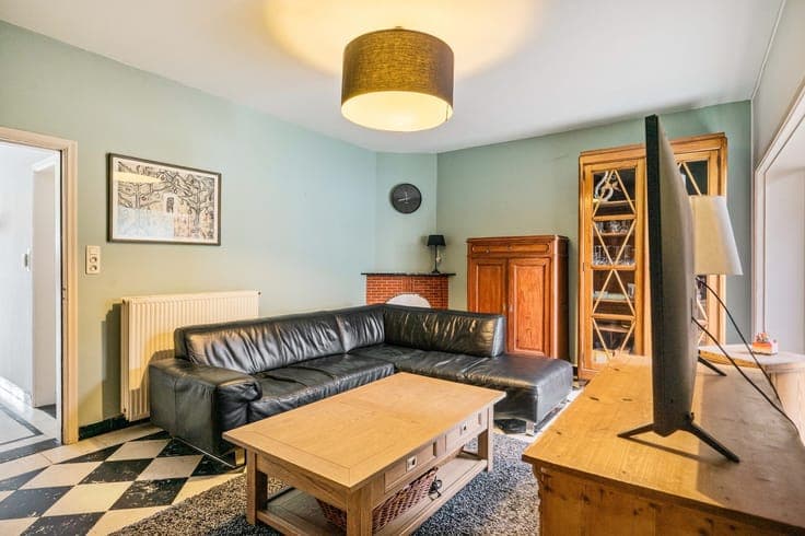 Instapklare woning met 4 slpkrs met gezellige stadstuin e...