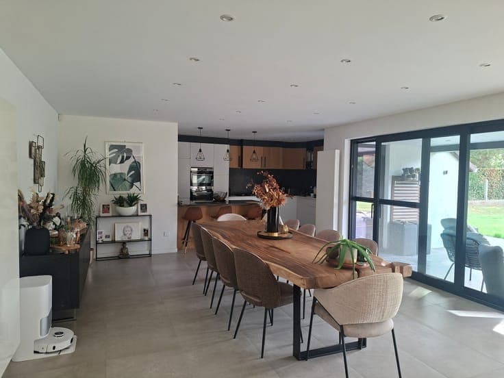 Renovated villa - 4 bed. – large spaces and south-facing gar