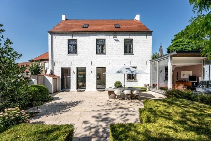 Authentic former parsonage in Dudzele