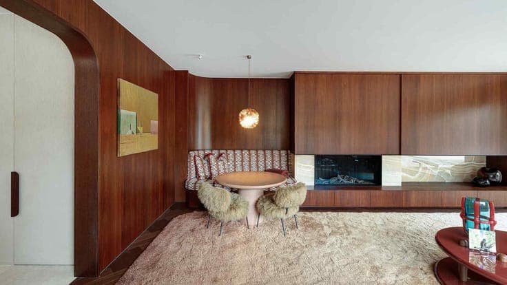 Move-in ready villa with swimming pool, quietly located in K