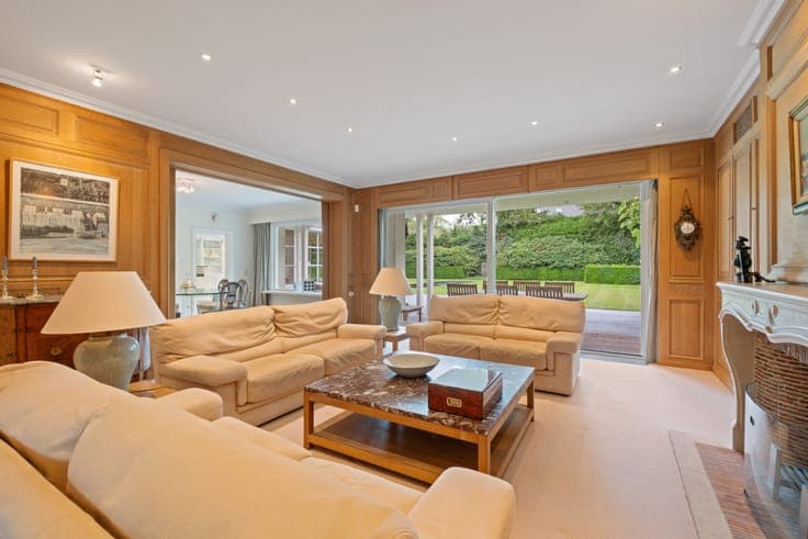 Charming villa with spacious garden near the Royal Zoute ...