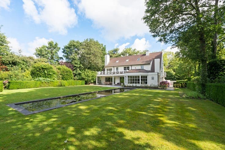 Charming villa with spacious garden near the Royal Zoute ...
