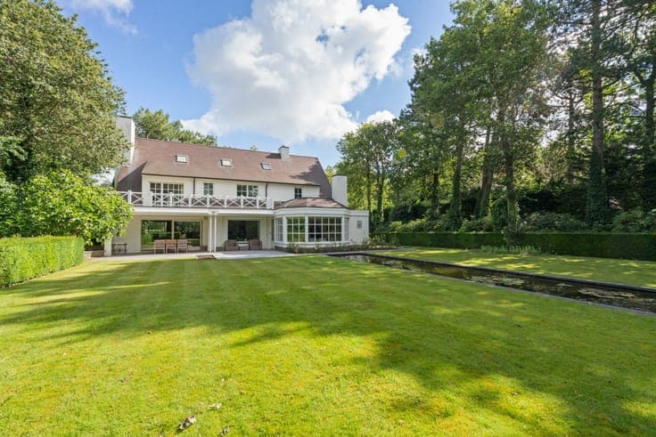Charming villa with spacious garden near the Royal Zoute ...
