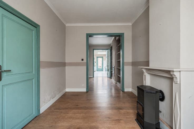 Ruime verder te renoveren stadswoning met 3 slaapkamers e...