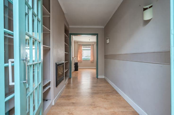 Ruime verder te renoveren stadswoning met 3 slaapkamers e...