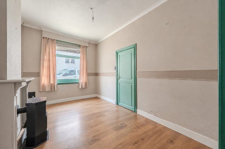 Ruime verder te renoveren stadswoning met 3 slaapkamers e...