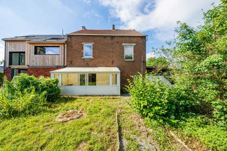 House in Les Bons Villers