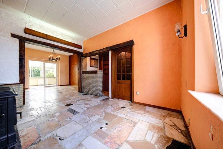 House in Les Bons Villers