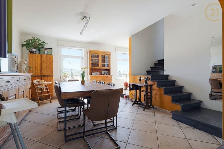 Vaste maison 4 chambres avec beau jardin