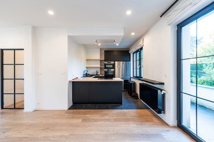 Espinette Centrale: Charming 3BR home, 1 bath