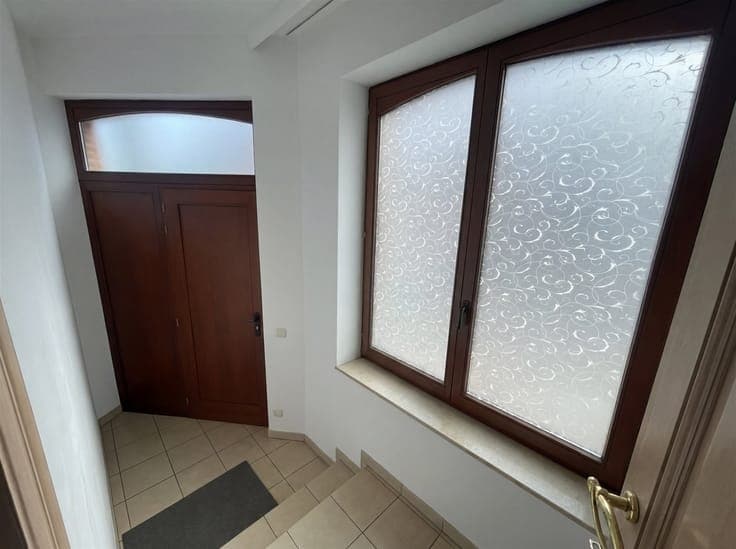 Spacious semi-detached home with south-facing garden!
