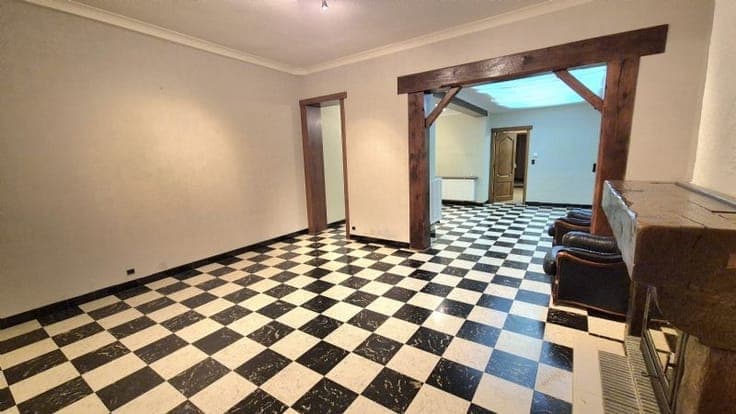 Centraal gelegen rijwoning in een zeer goede staat met 4 ...