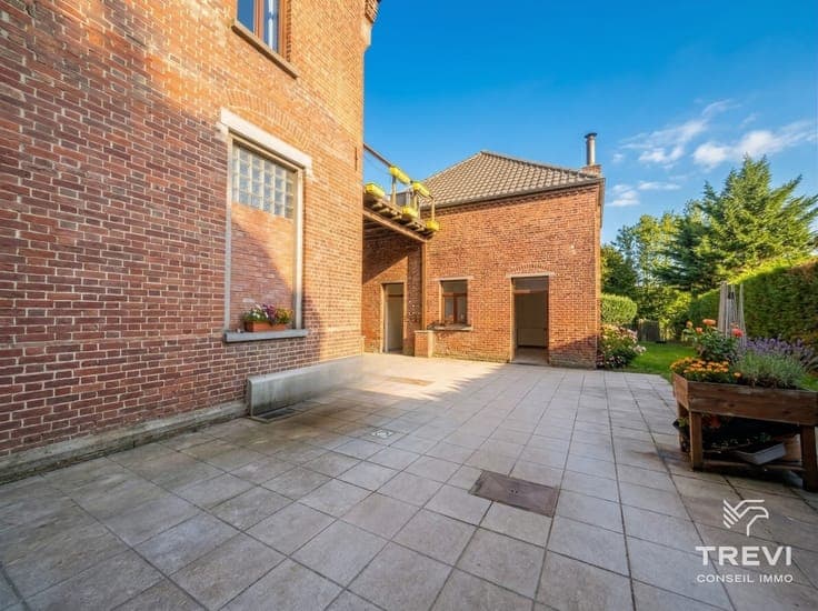 Superbe propriété de 8 chambres avec jardin