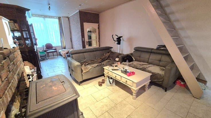 Ruime gezinswoning met 4 slaapkamers, keuken, badkamer en...