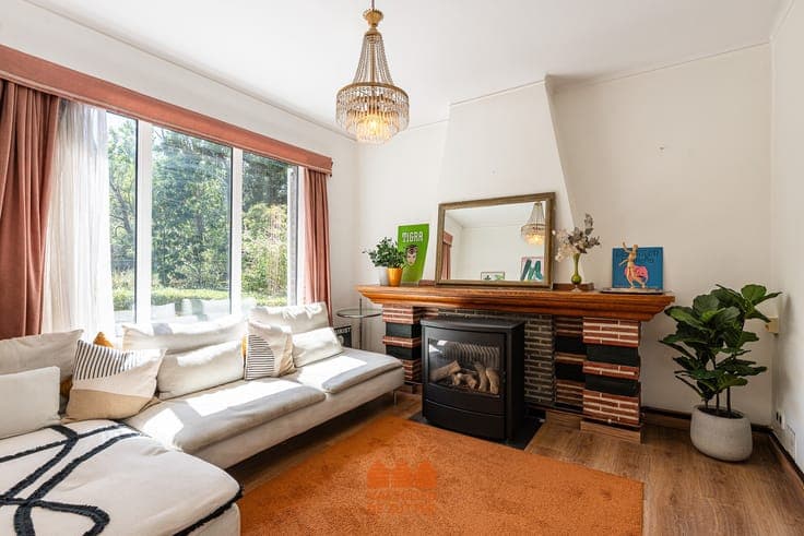 Halfopen woning met 3 slaapkamers op een perceel van 781 ...
