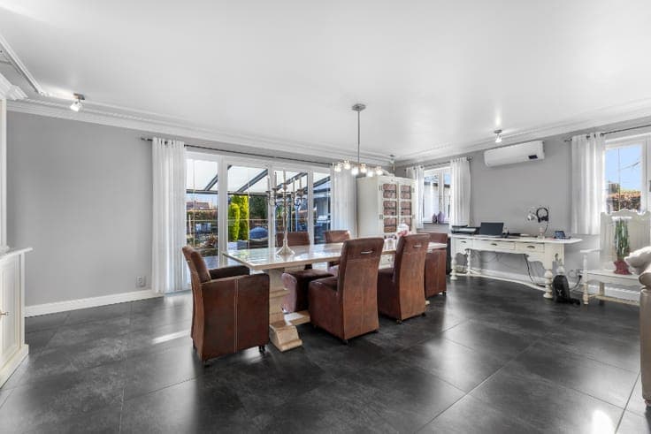 Luxueuze villa met 4 slaapkamers, prachtige tuin en hoogw...