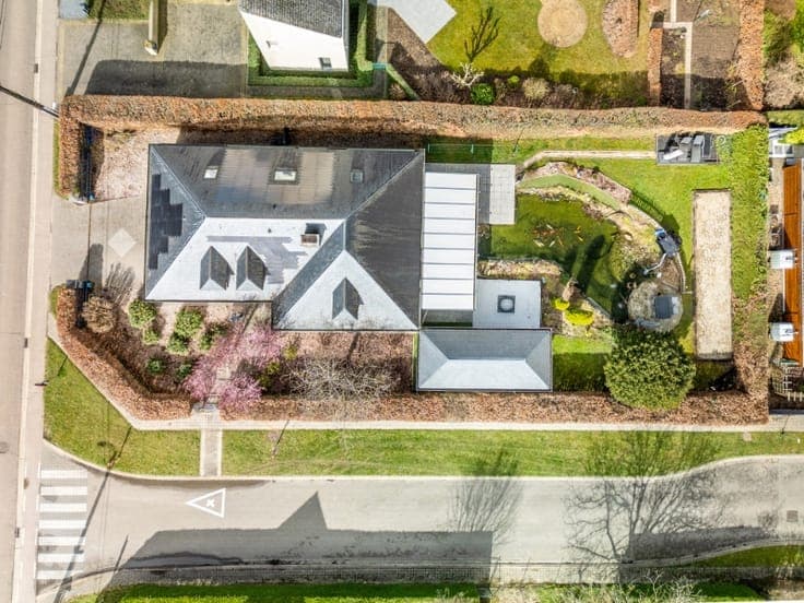 Luxueuze villa met 4 slaapkamers, prachtige tuin en hoogw...