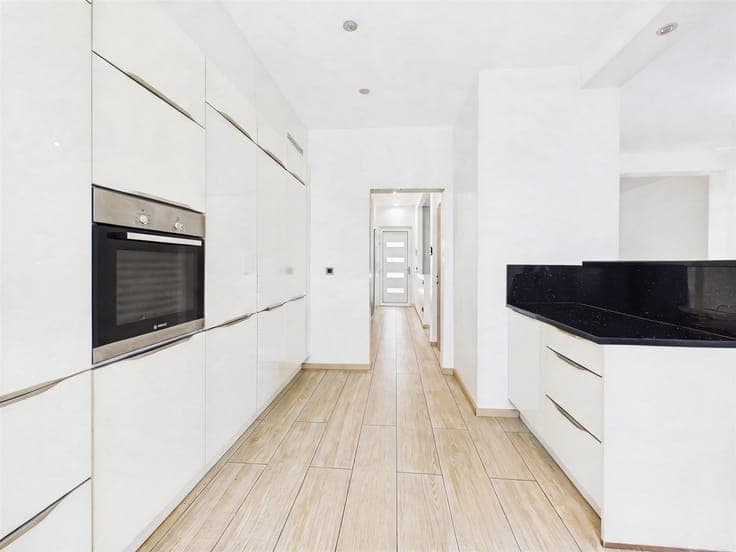Neerpede: House 4 bed + office + garage