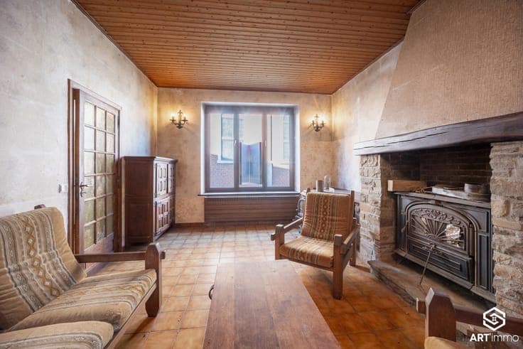MAGNIFIQUE MAISON 3 FACADES - POSS. 6 CH - JARDIN - FONTIN