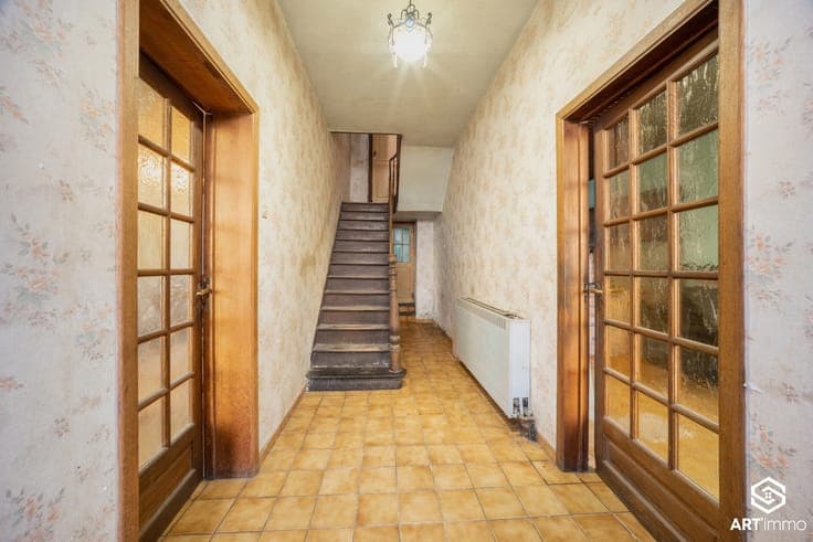 MAGNIFIQUE MAISON 3 FACADES - POSS. 6 CH - JARDIN - FONTIN
