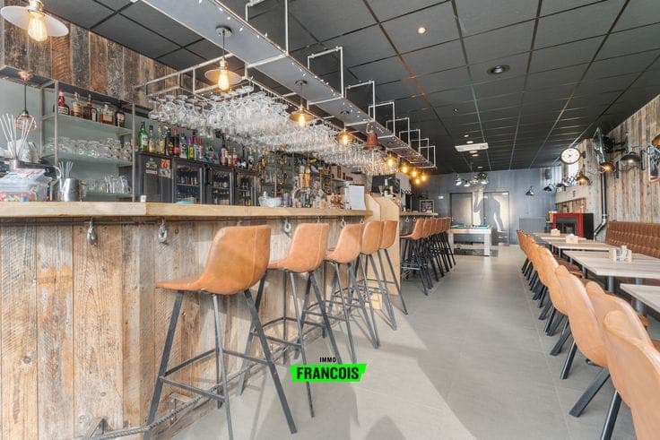 POTENTIAL RESIDENTIAL PROPERTY WITH RETAIL PREMISES FOR SALE