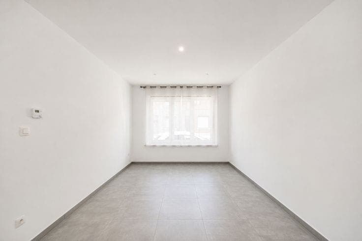 Gerenoveerde gezinswoning woning met 4 slaapkamers en 2 bad…