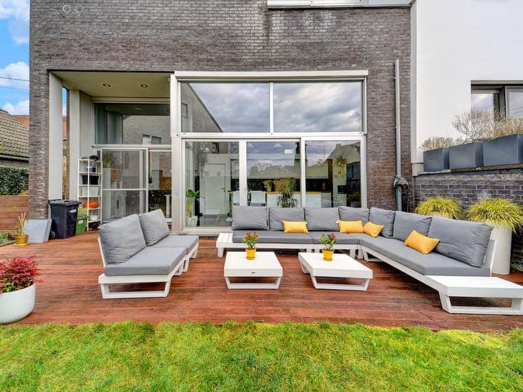 Modern home with EPC label A in a prime location