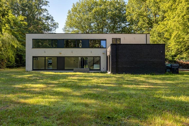 Super modern villa for sale – to be finished to your taste