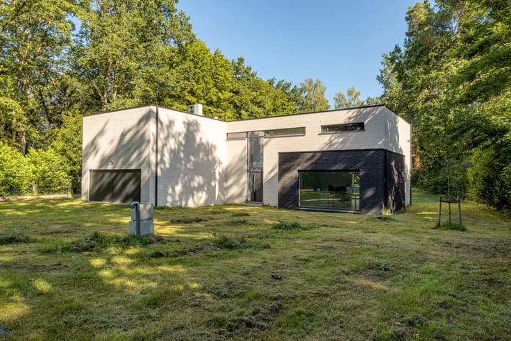 Super modern villa for sale – to be finished to your taste