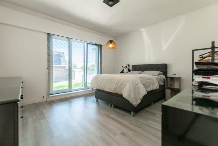 Spacious property with annex, 4 bedrooms on a 2.200 m² plot