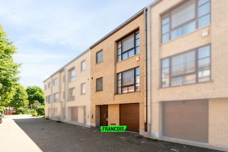Spacious house with a garage, garden and three bedrooms in …