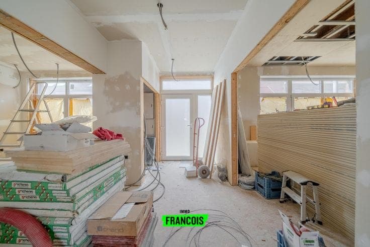 Property undergoing renovation with a spacious garden in Po…