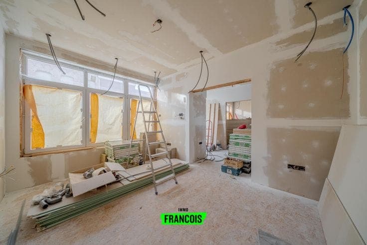 Property undergoing renovation with a spacious garden in Po…