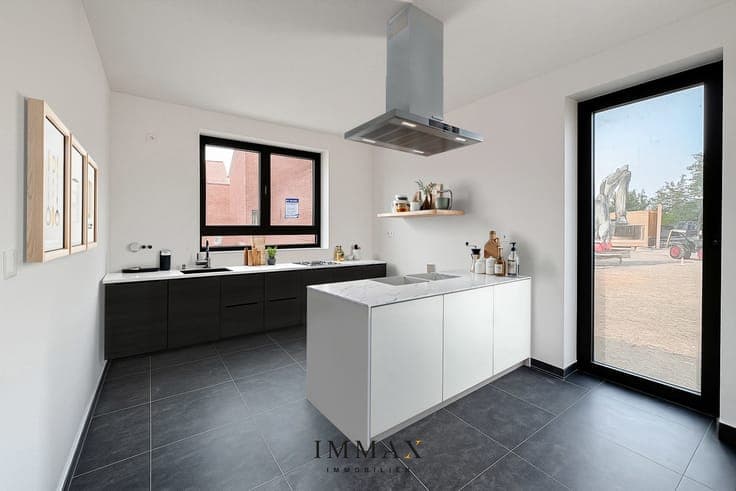 Res. YUKI | New construction with 4 bedrooms, garden & carpo