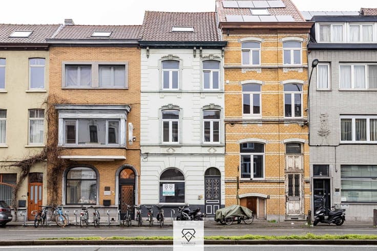 Herenwoning met 5 slaapkamers te koop