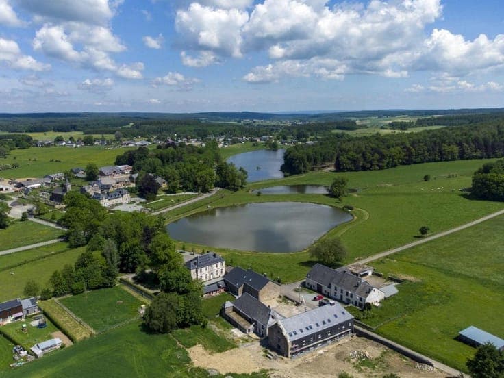 Vastgoedcomplex: vakantiewoning voor 6 personen en schuur...